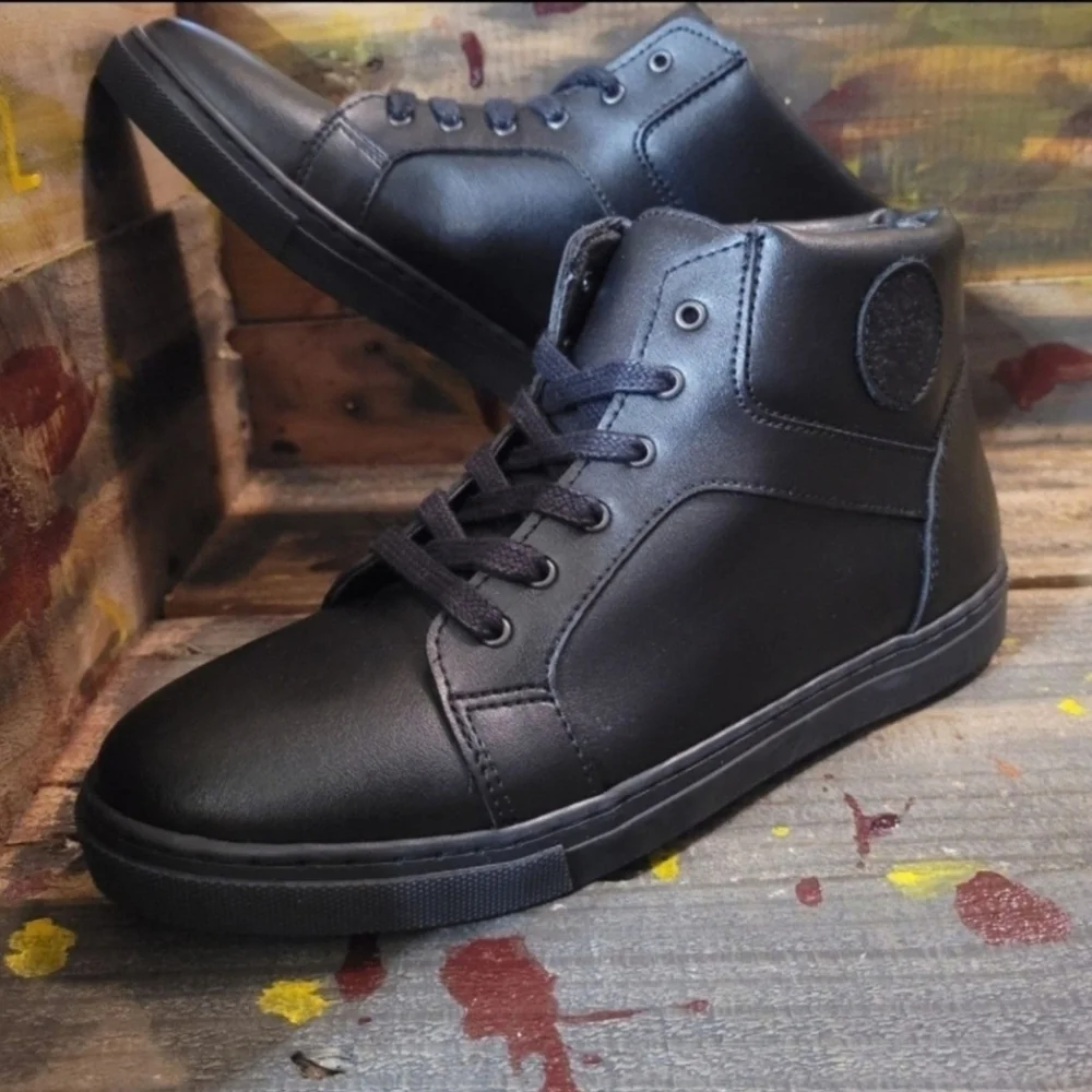 Women Vince high top shoes sz 6.5 new